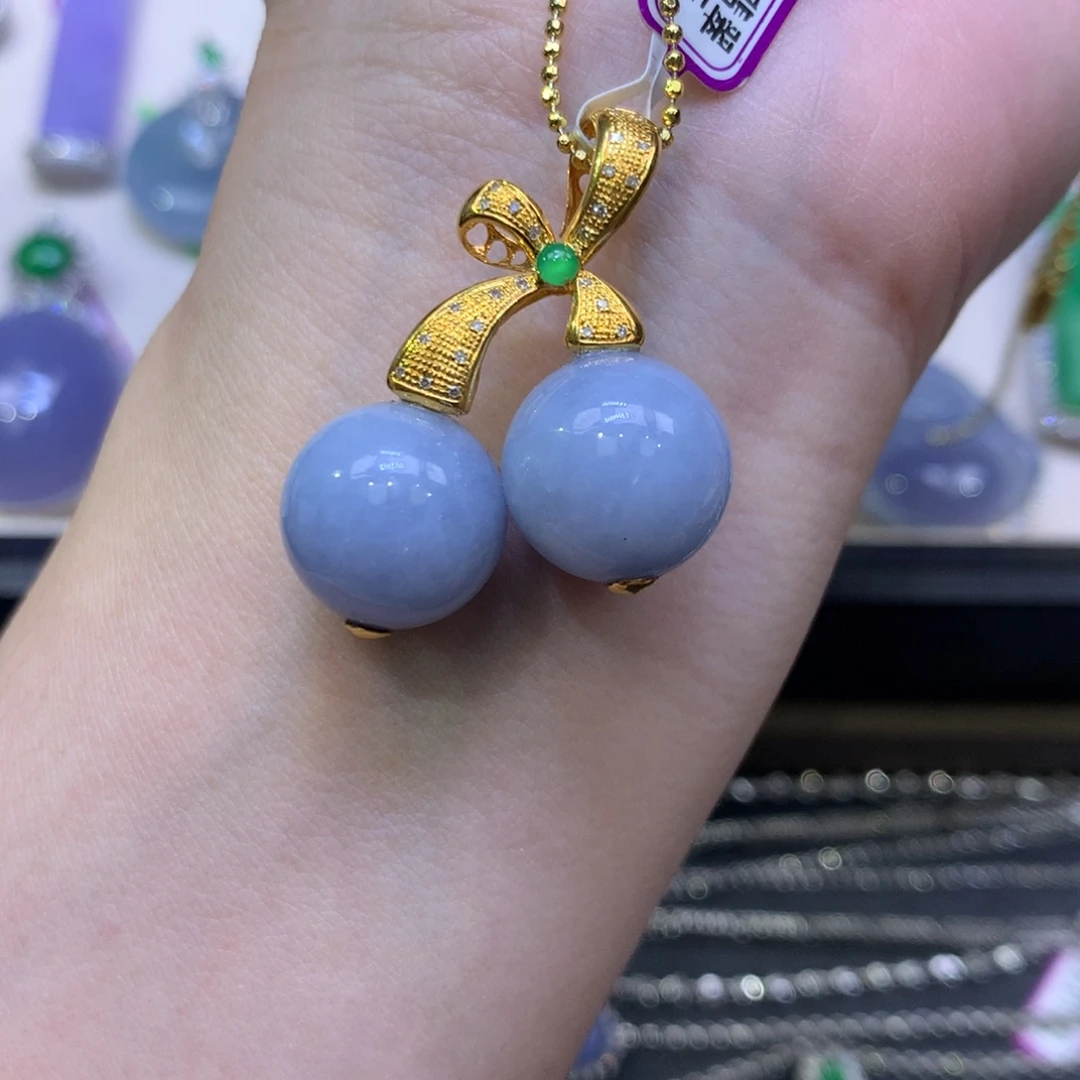 翡翠18K金镶嵌颈饰