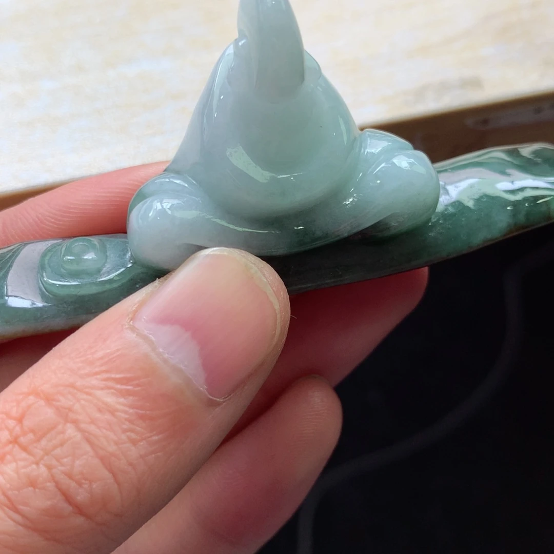 翡翠颈饰未镶嵌吊坠