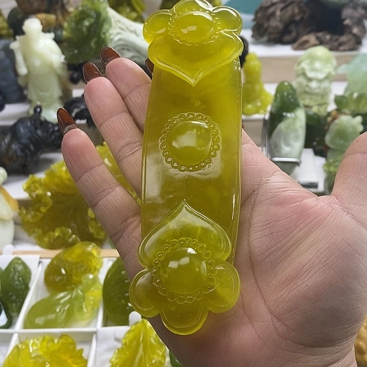 陈***8蛇纹石玉未镶嵌手把件
