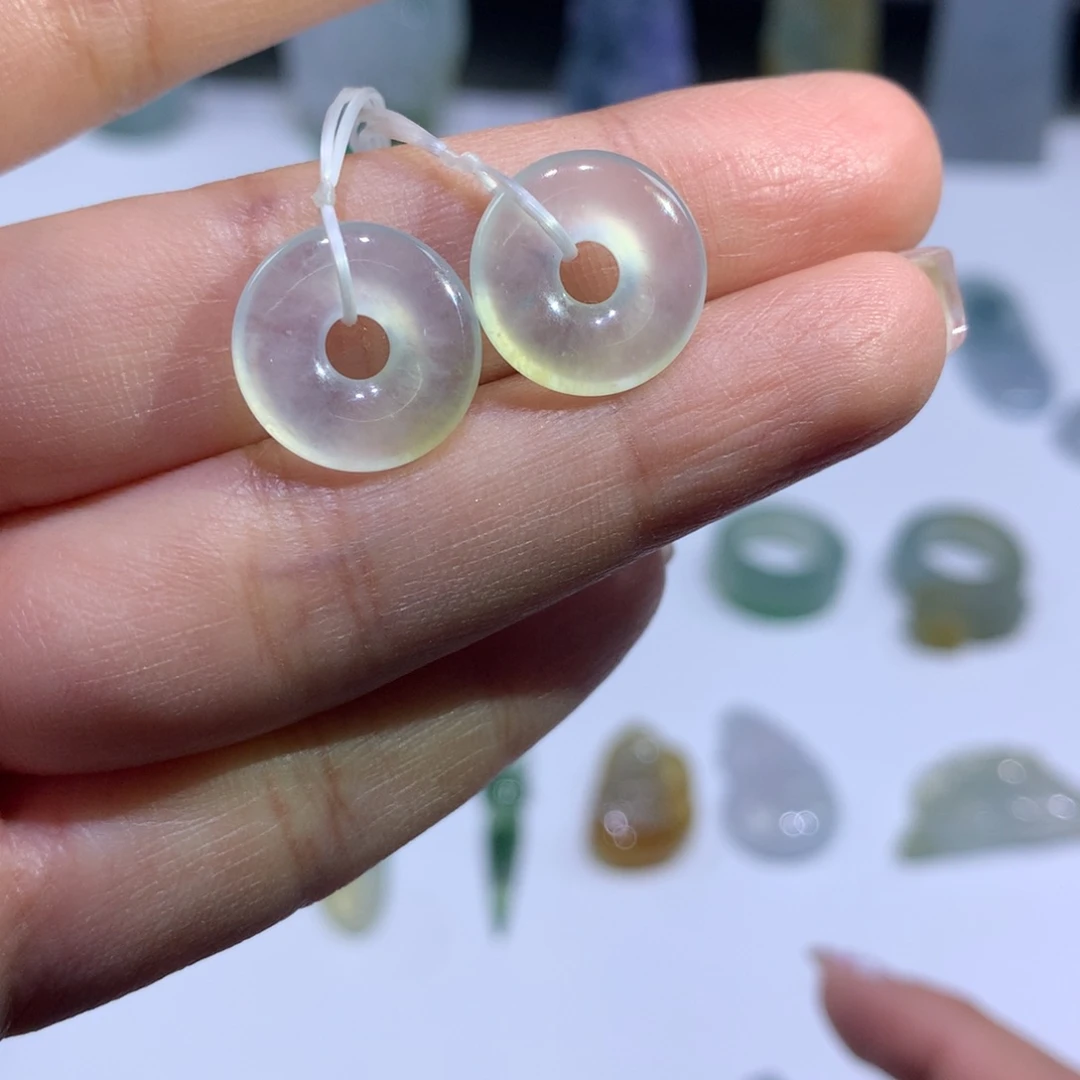 翡翠颈饰未镶嵌甜甜圈