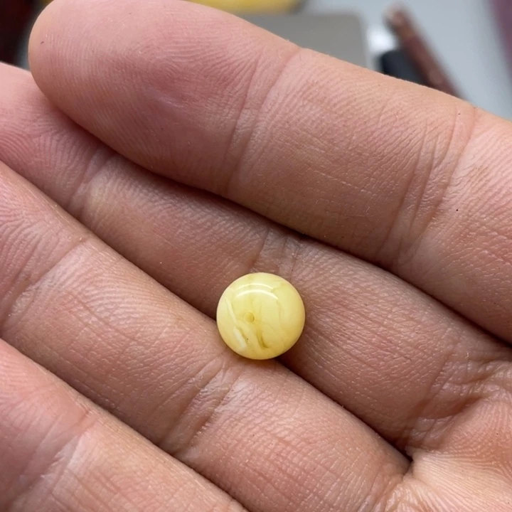 未镶嵌琥珀裸石配饰