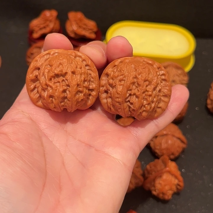 文玩核桃把件血麒麟