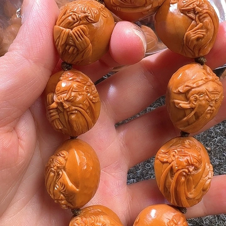 吊坠橄榄核如**道橄榄钻石面关公