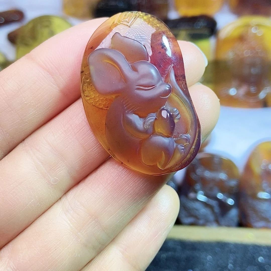 琥珀颈饰未镶嵌鼠