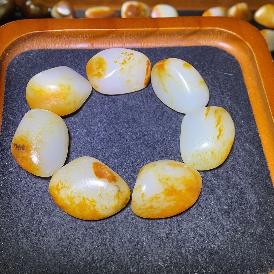 和田玉未镶嵌手串