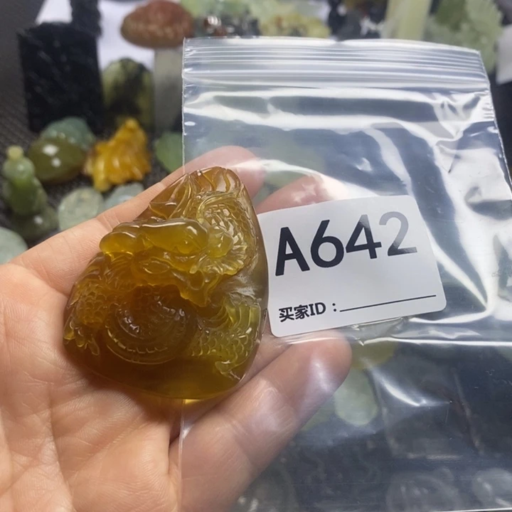 合金蛇纹石玉颈饰发*