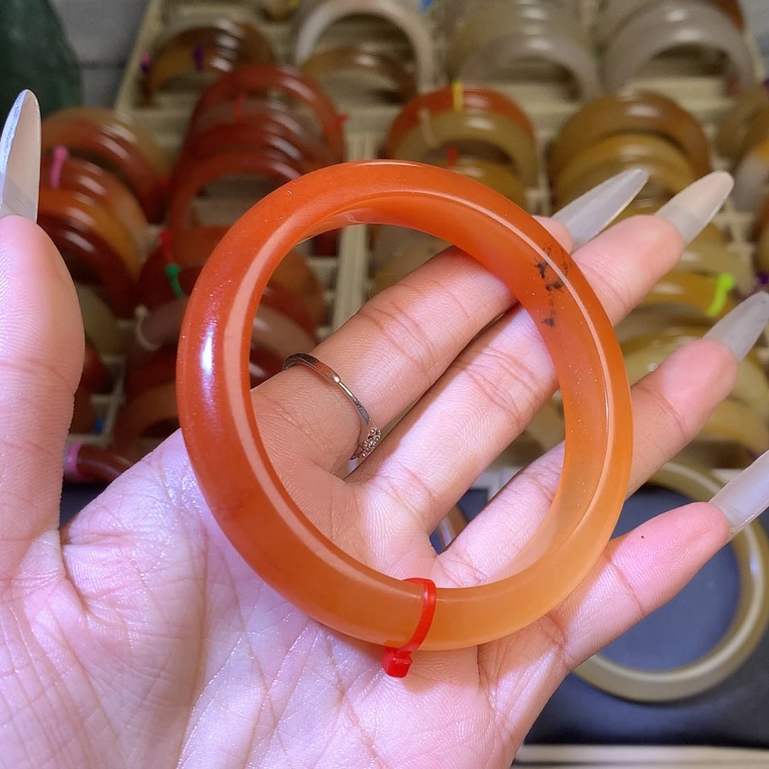 石英质玉未镶嵌手镯