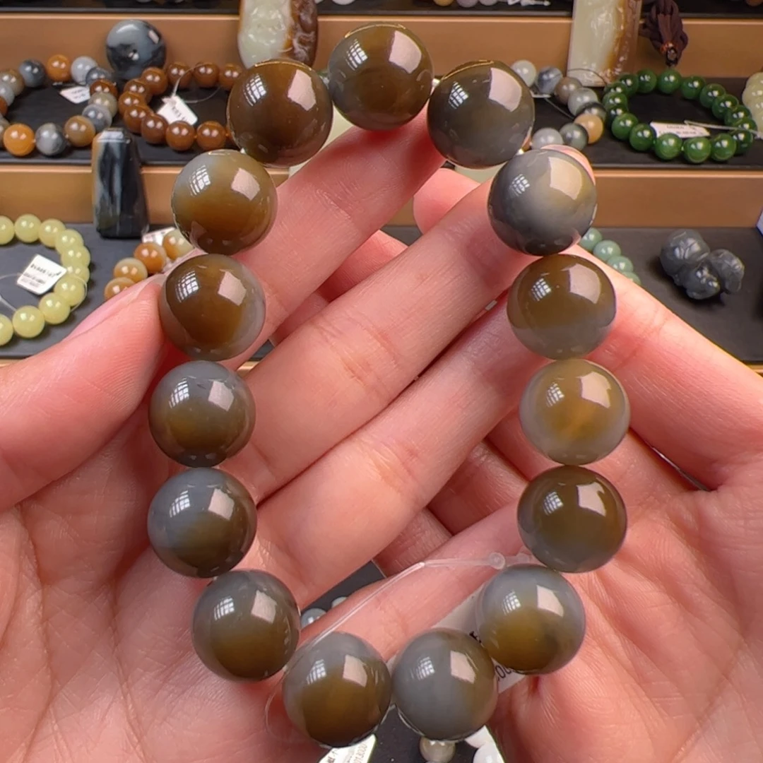 依***果和田玉未镶嵌手链