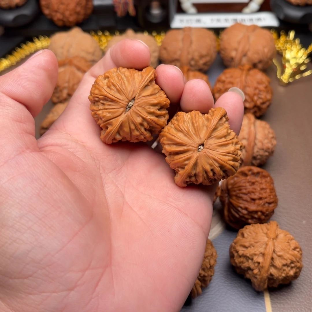 文玩核桃把件磨盘狮子头拍