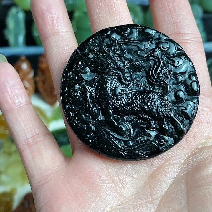 未镶嵌蛇纹石玉颈饰晨**晓