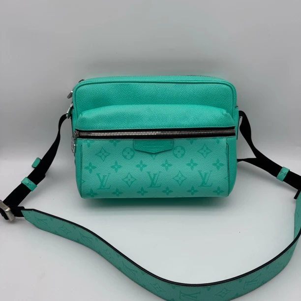 99新 LouisVuitton/路易威登 荧光绿outdoor相机包/斜挎包2315