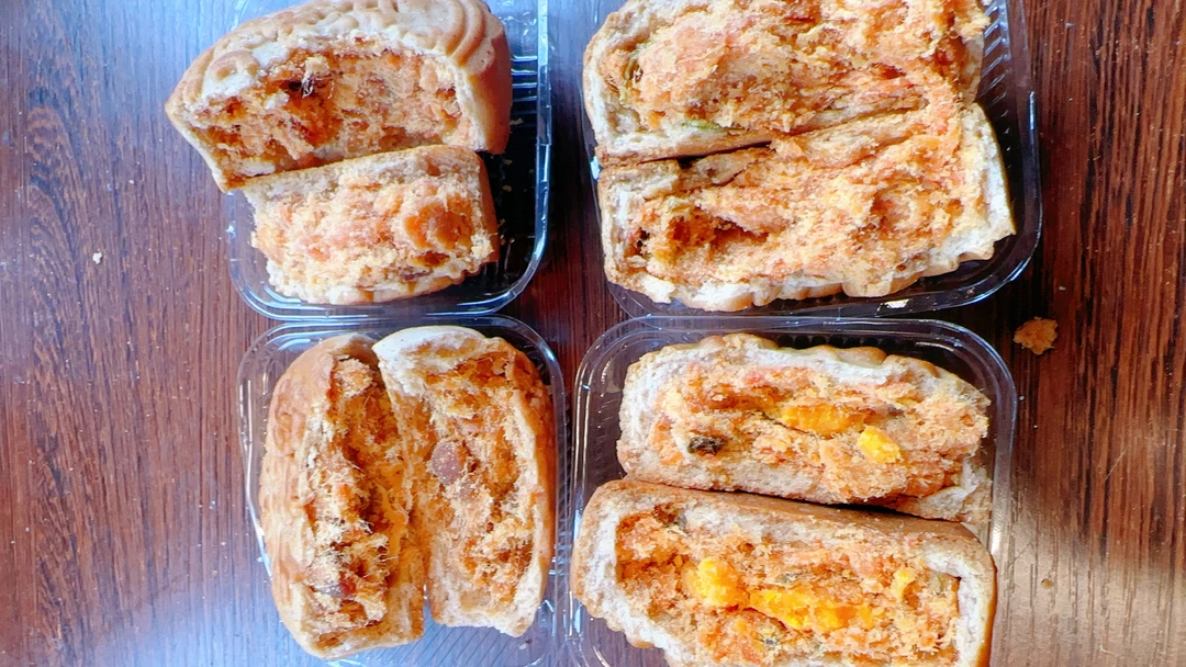 无蔗糖月饼10个（秋葵肉松3个 肉松蛋黄3个 肉粒3个 番茄鸡肉肠1:)