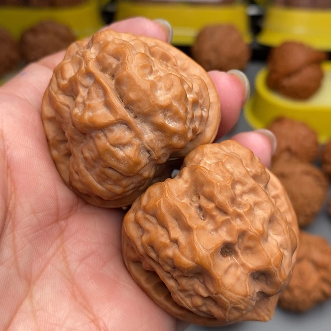 木质类文玩核桃开背蛙