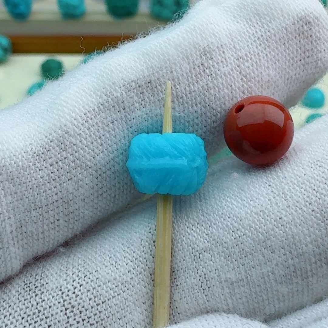 南红玛瑙羽毛扣8.9未镶嵌