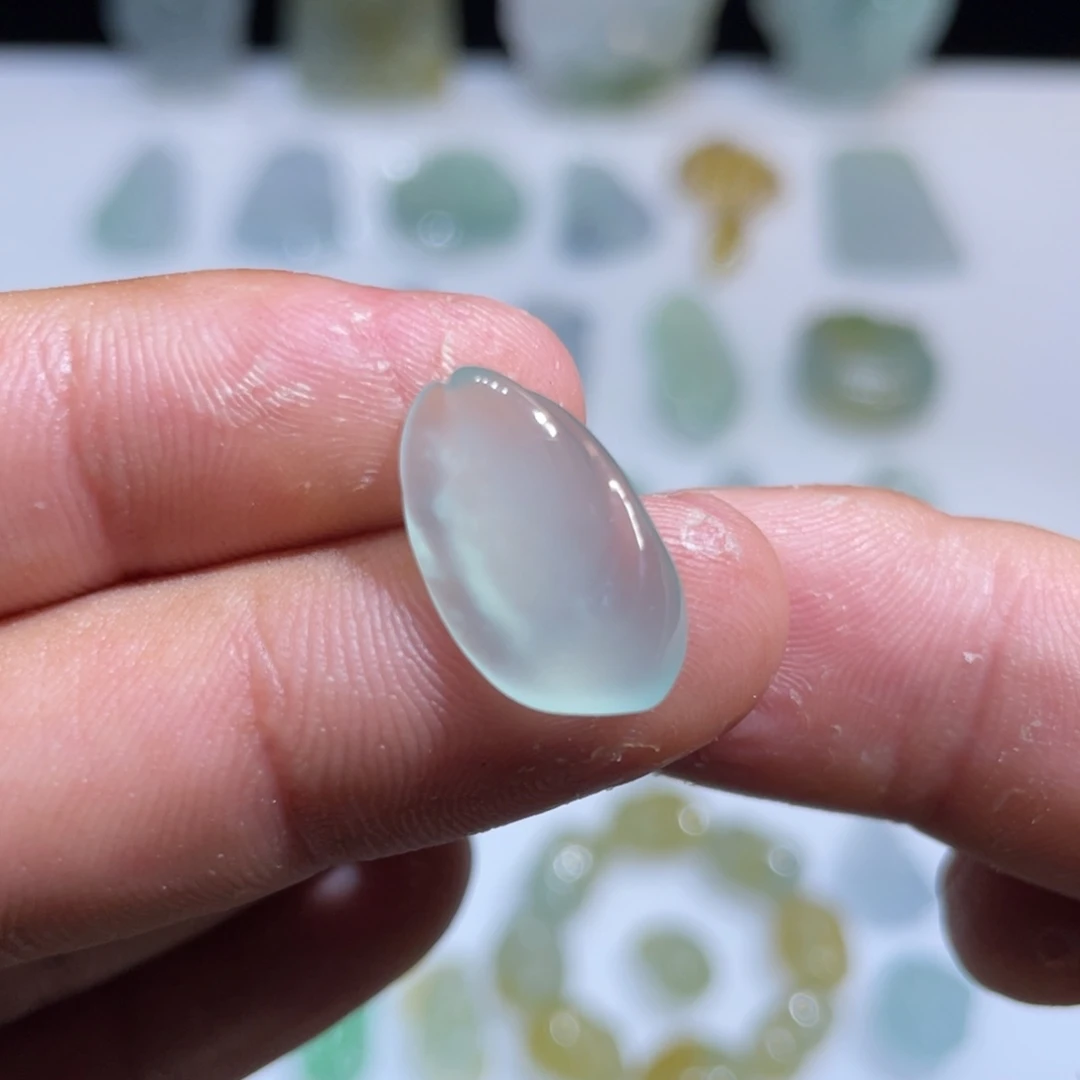 颈饰未镶嵌翡翠随形