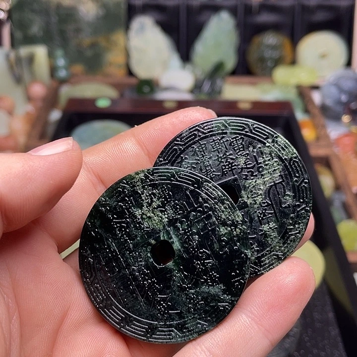 蛇纹石玉挂件足银镀金镶嵌洛*