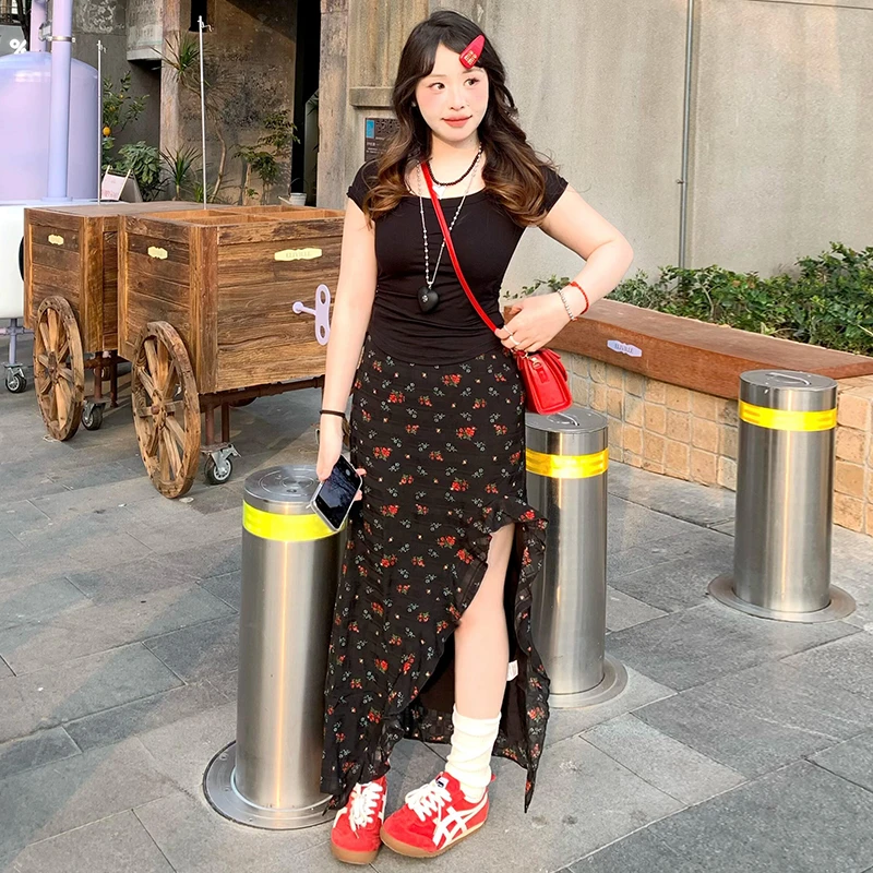 300斤大码胖mm设计感侧开叉碎花半身裙女夏季黑色显瘦不规则长裙