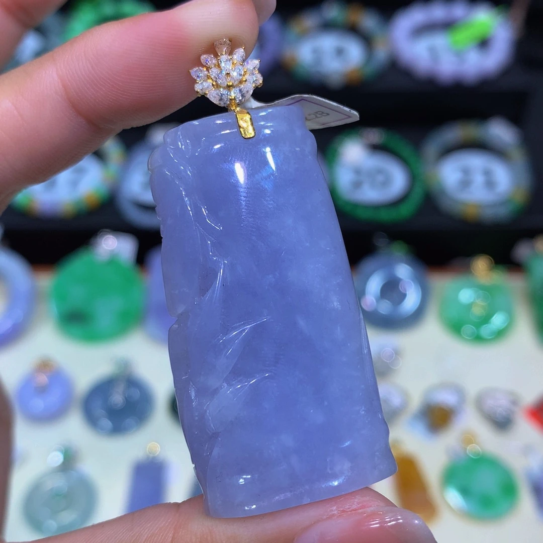 翡翠18K金镶嵌颈饰翡翠