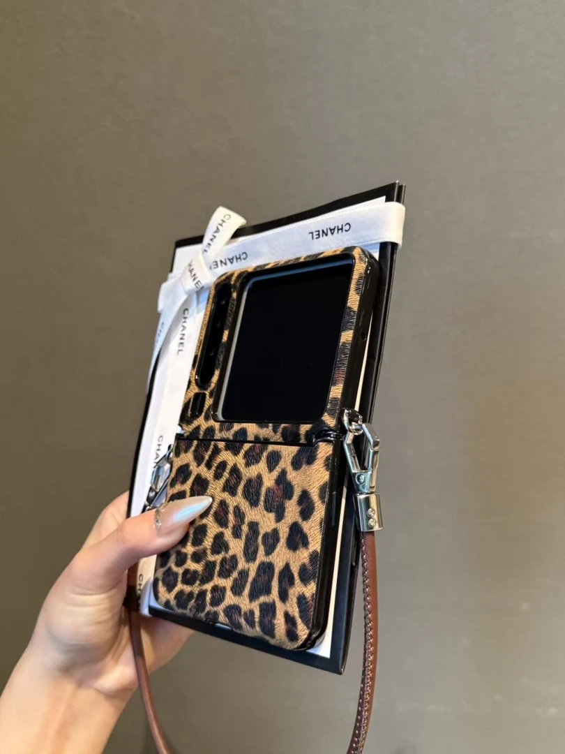 时尚豹纹适用三星galaxyzflip7/6/5手机壳w25折叠屏中轴全包防摔4