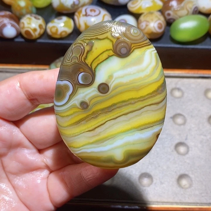 未镶嵌玛瑙/玉髓珠宝半成品90