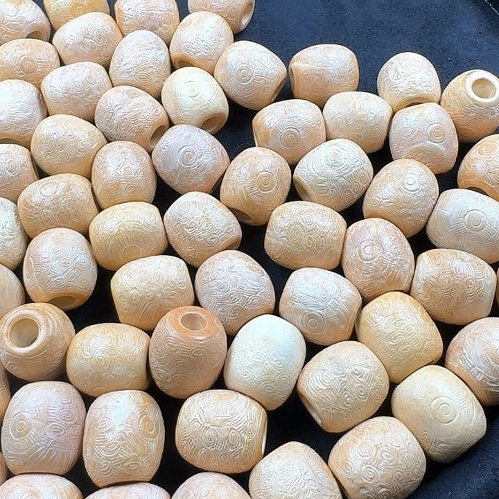 和田玉（糖玉）车挂未镶嵌农**蛇