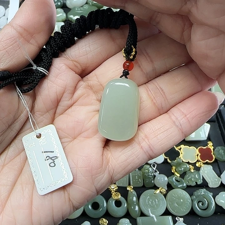 和田玉吊坠(不含链)未镶嵌