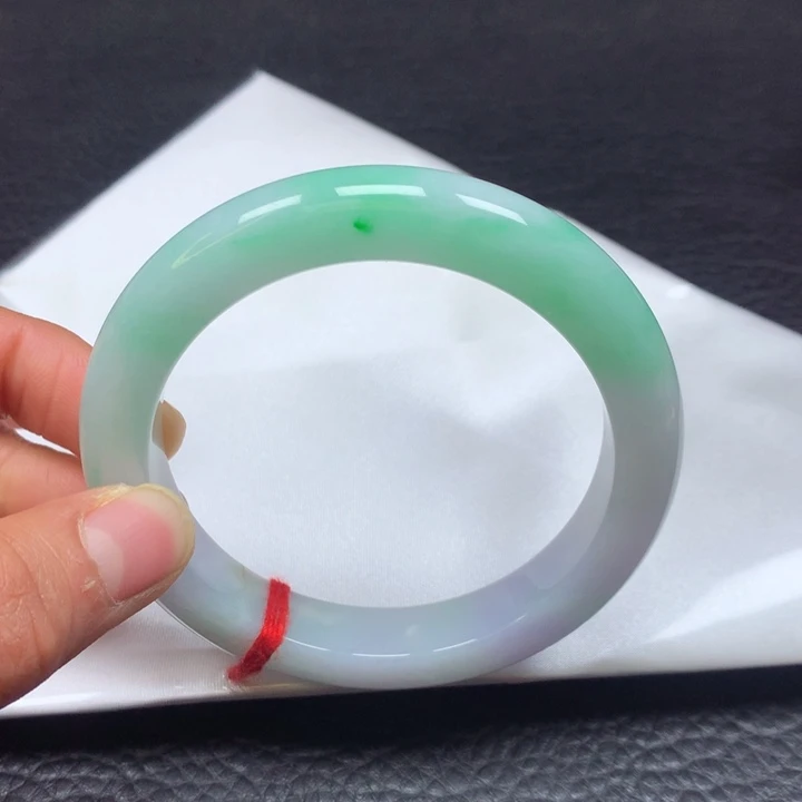 翡翠手镯未镶嵌59圈