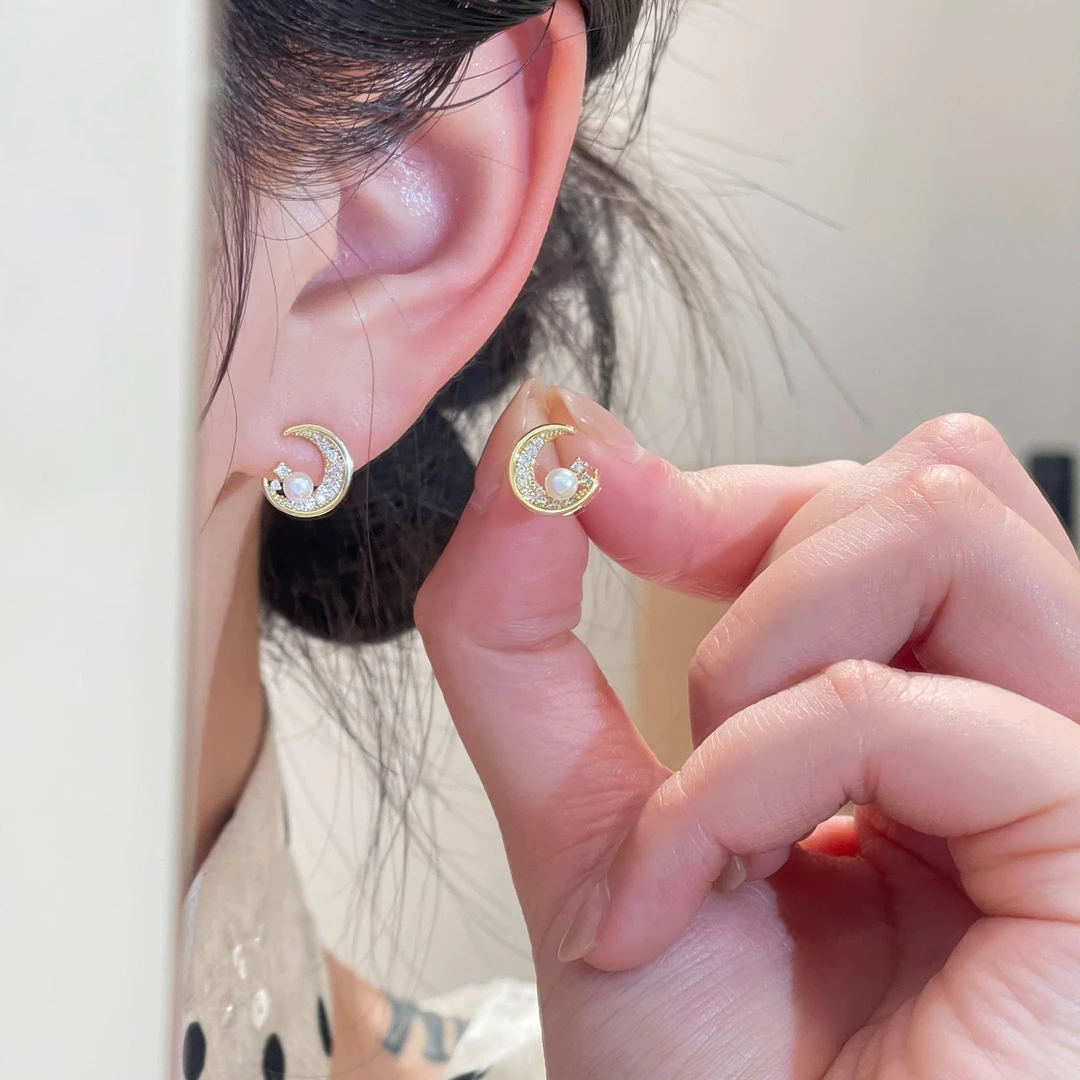 月亮珍珠耳环女百搭精致轻奢时尚气质小巧耳钉R-2776