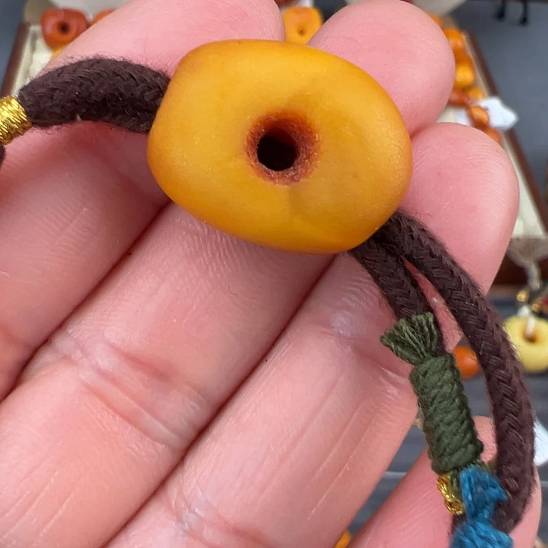 琥珀裸石未镶嵌?定制老蜜蜡