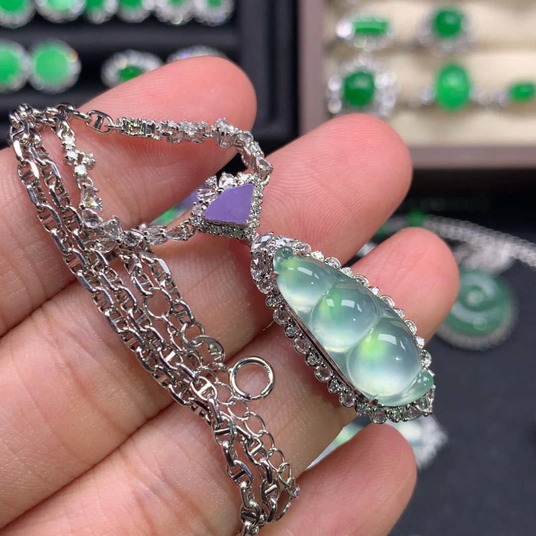 翡翠18K金镶嵌耳饰含链条豆子