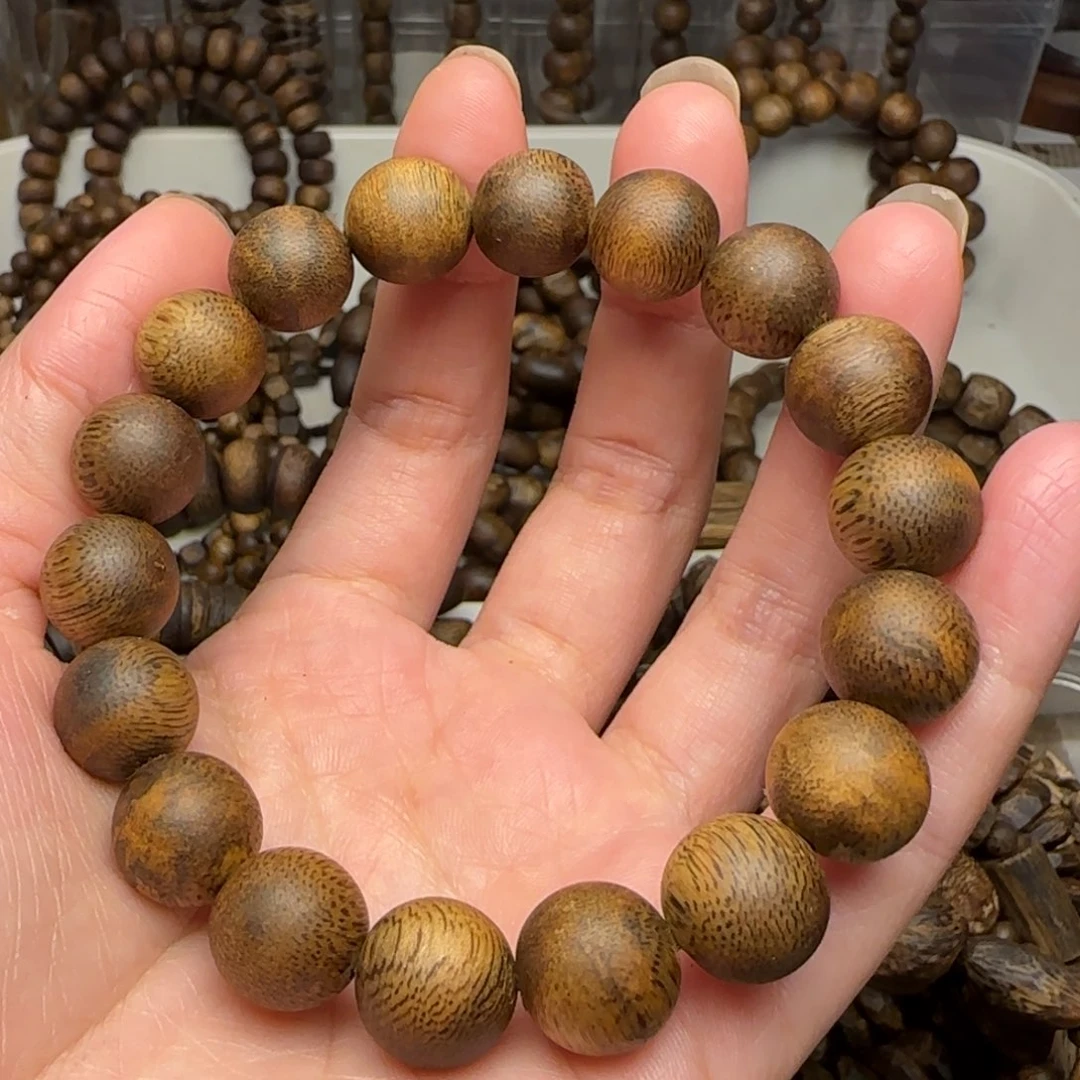 沉香手串。****。单圈1.2规格乌身10.3克海南老料