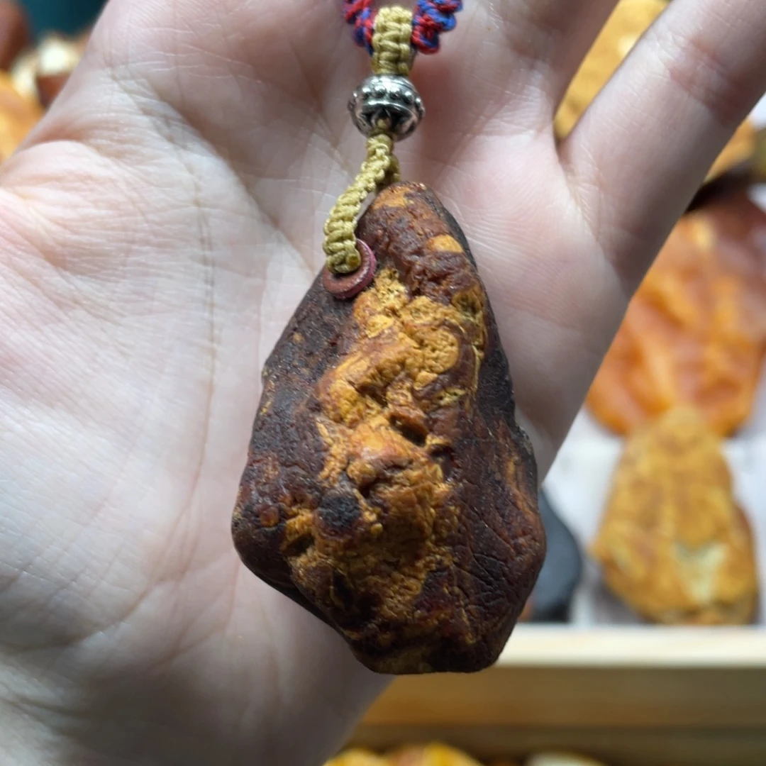 琥珀珠宝奇石未镶嵌