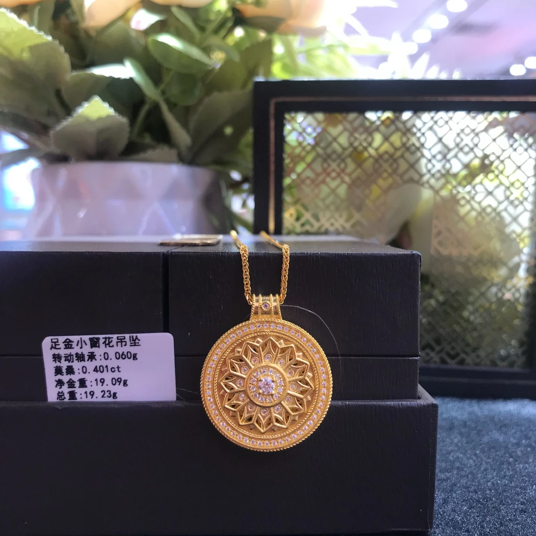 《禧缘黄金》足金999 新款转动小窗花莫桑点单吊坠