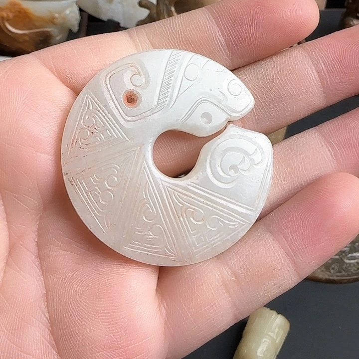 和田玉（糖玉）车挂未镶嵌天**鱼