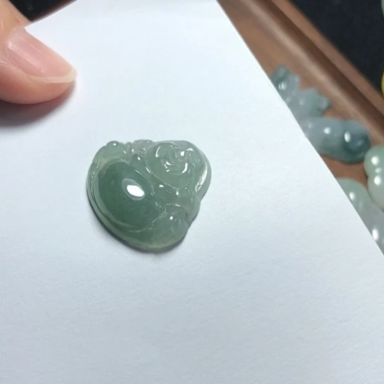 翡翠未镶嵌颈饰缅甸A货，每天下午1点半开播