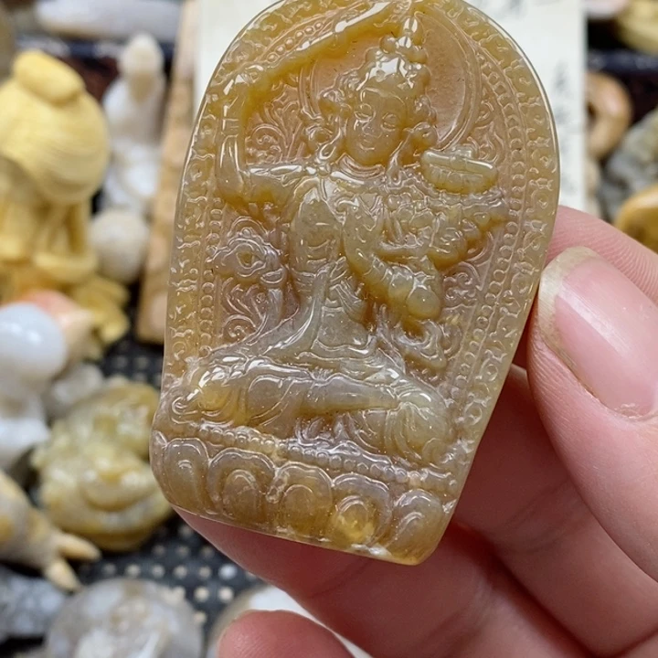 颈饰未镶嵌硅化珊瑚（珊瑚玉）