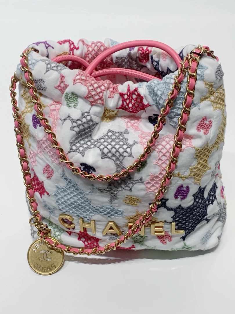 99新 Chanel/香奈儿 HIHI/ 24P 彩虹刺绣花花mini 22bag /一店