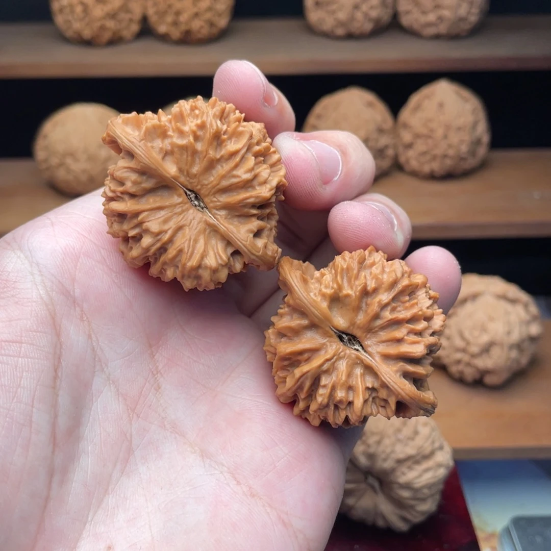 文玩核桃吊坠一**变42毕业满天星