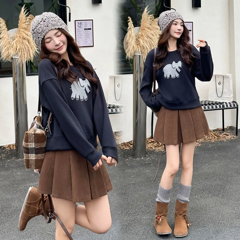 休闲风卡通加绒圆领卫衣女2025秋冬季新款宽松显瘦减龄短款上衣潮