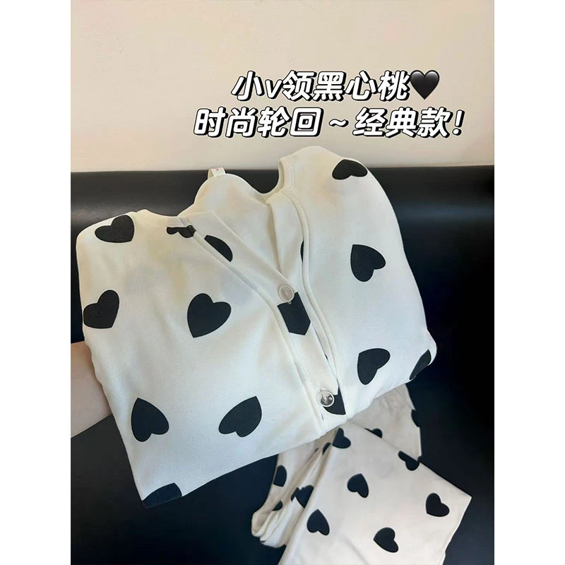 带胸垫睡衣女秋冬季新款德绒保暖甜美碎花桃心休闲简约家居服外穿