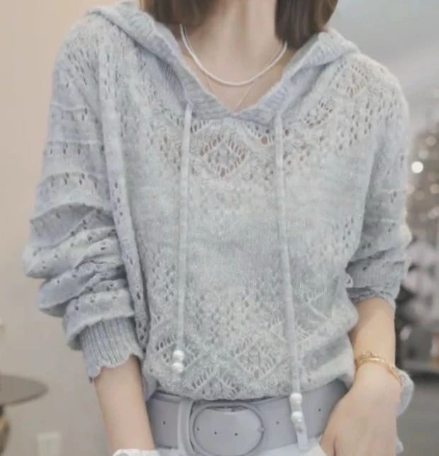 【接二连胜】春季新款时尚重工气质百搭显瘦镂空连帽毛衣帽衫