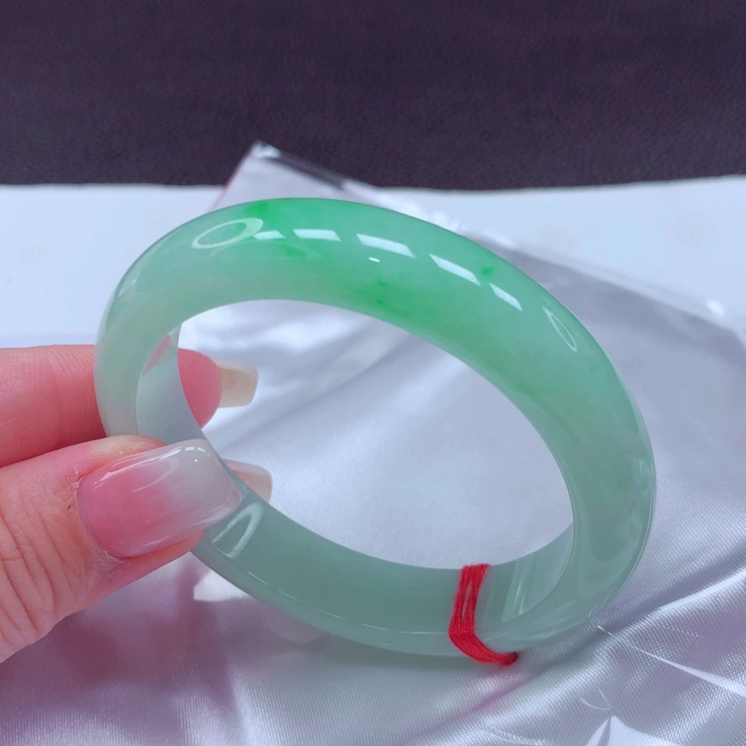 未镶嵌手镯翡翠手镯