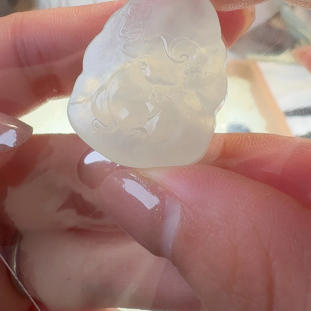 蛇纹石玉颈饰合金精美礼品