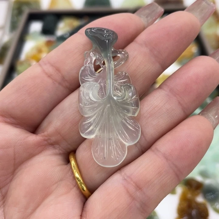 虫****蛇纹石玉合金颈饰