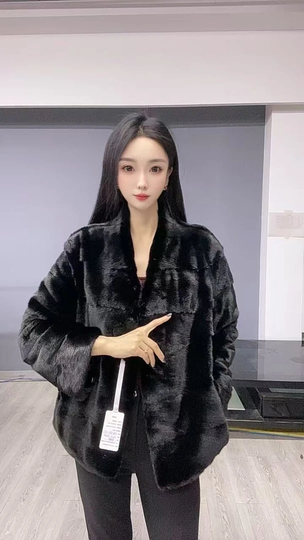 V领横排时尚保暖外套