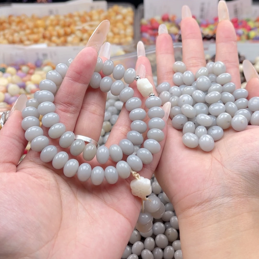 白玉菩提吊坠q11mm110颗。蓝美人
