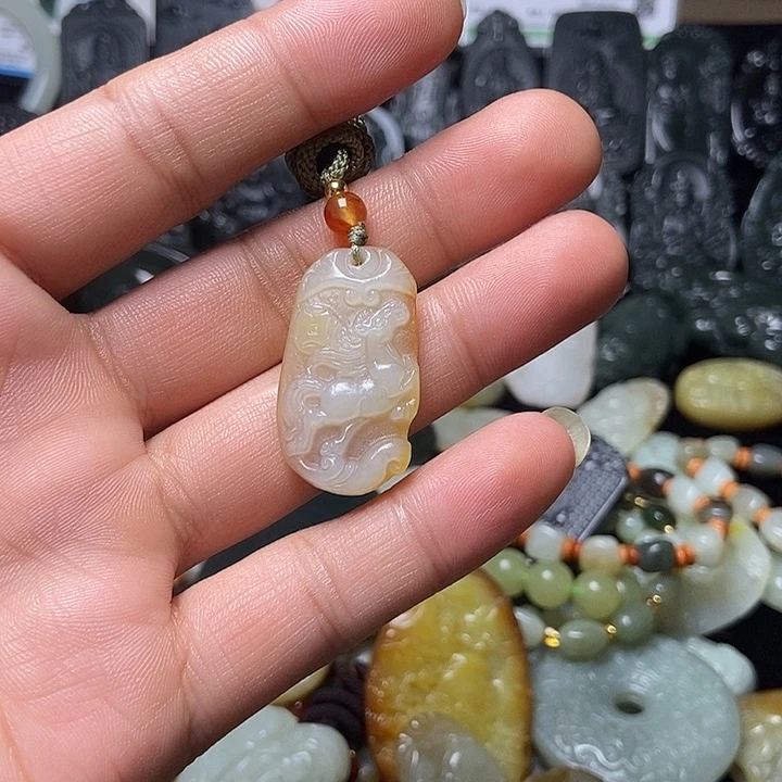 颈饰未镶嵌和田玉