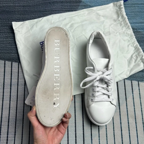 95新 BURBERRY/博柏利 白色休闲板鞋三九码