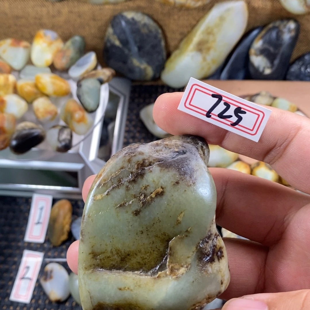 和田玉（糖玉）未镶嵌挂件