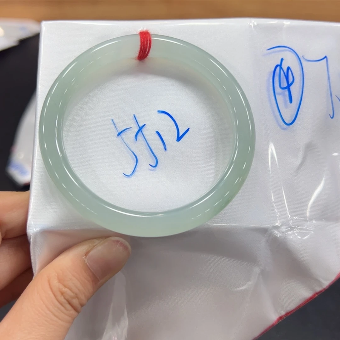 【闪购商品】翡翠手镯未镶嵌手镯
